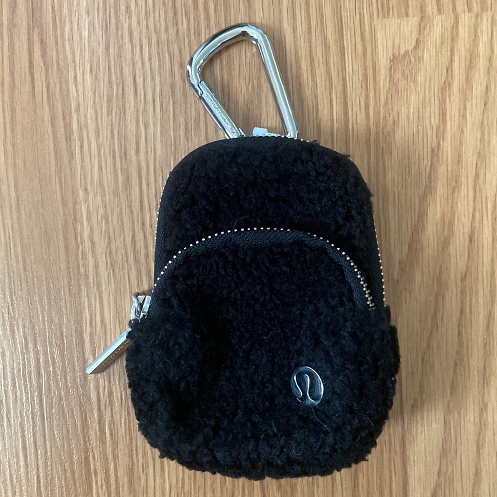 ❤️ Lululemon Nano Clip-On Fleece Backpack Black and Silver NWT